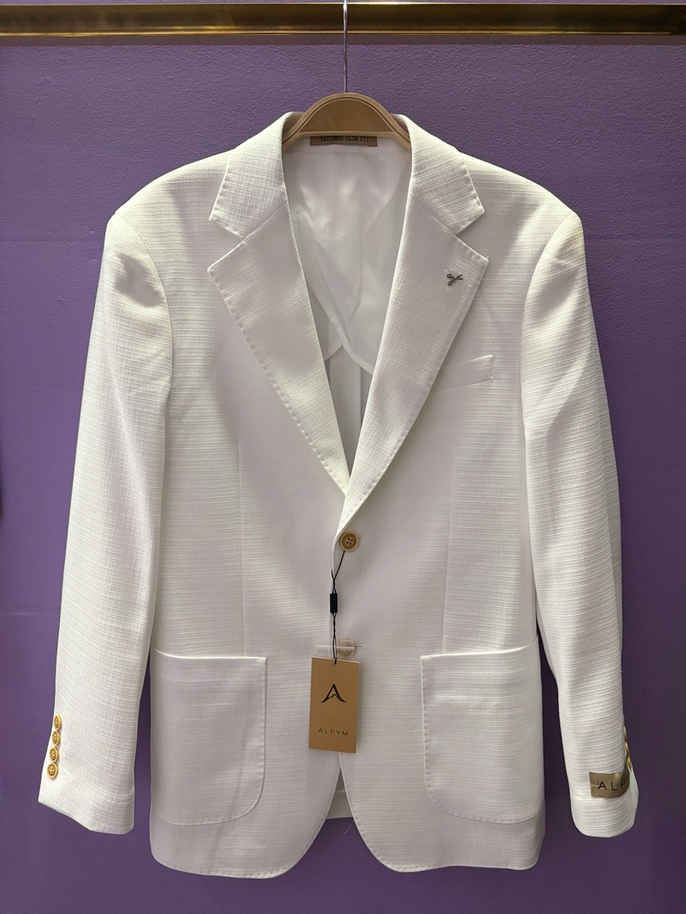 WHITE BLAZER